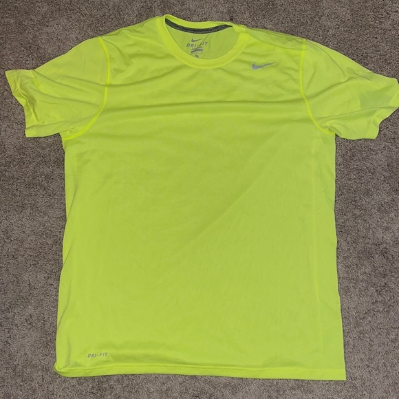 Nike Dri-Fit T-shirt - Picture 1 of 2